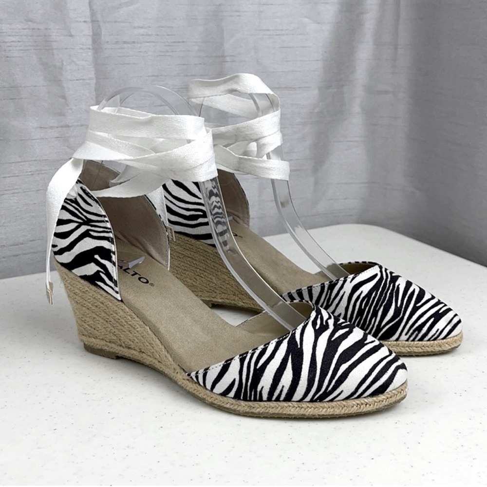 Rialto Coachella Wedge Sandals